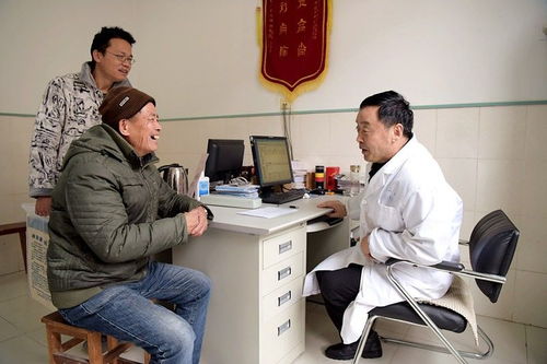 康達(dá)醫(yī)院聘任神經(jīng)內(nèi)科專家嚴(yán)家舜為名譽(yù)院長(zhǎng)，助力學(xué)科發(fā)展